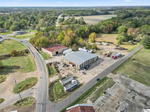 Insulated Warehouse Complex with Fenced Yard