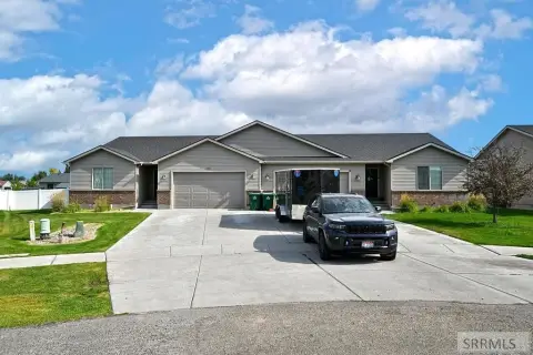 Updated Duplex on Large Lot