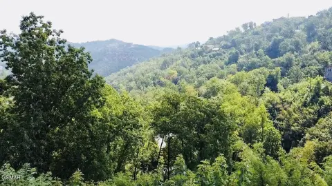 Gatlinburg Land with Mountain Views