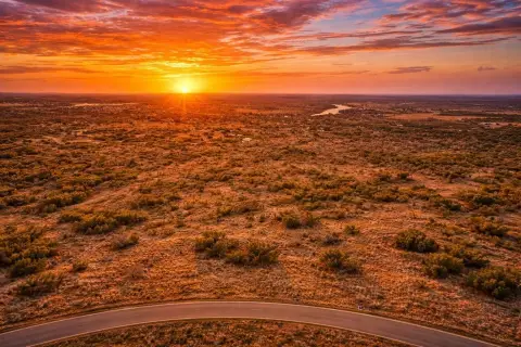 Kingsland Land with Panoramic Views