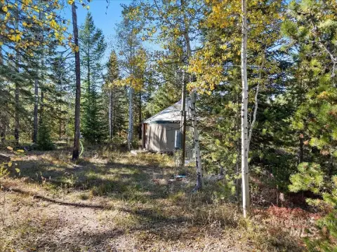 Ready-to-Build Lot Near Cascade Lake