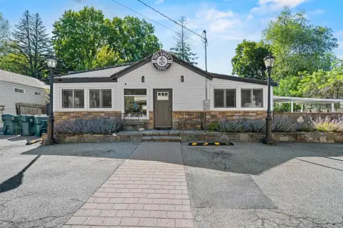 Renovated Restaurant & Bar Opportunity