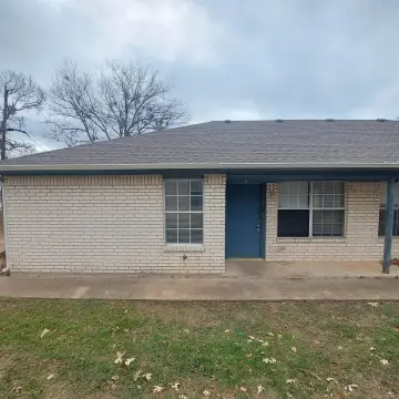Well-Maintained Home in Marble Falls