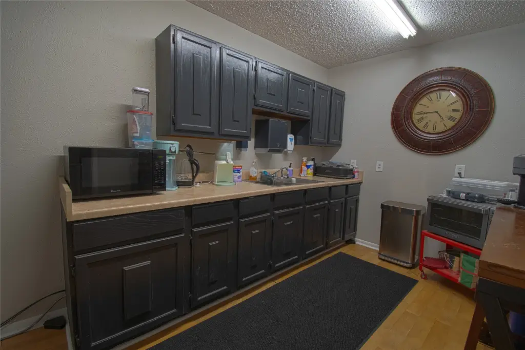 Picture 30