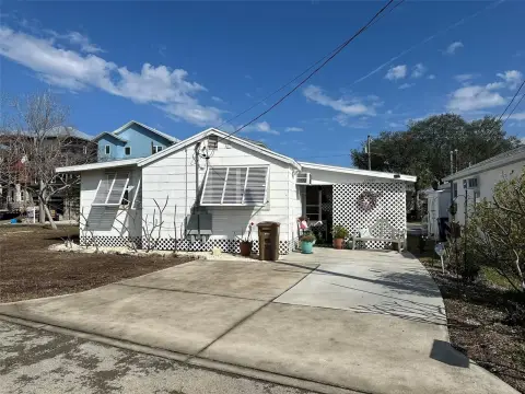 MADEIRA BEACH Duplex Development Opportunity