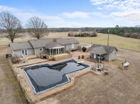 Sprawling Cattle Farm with Rental