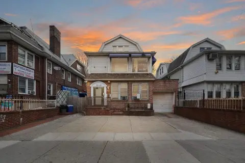 Jackson Heights Freestanding Multifamily Building