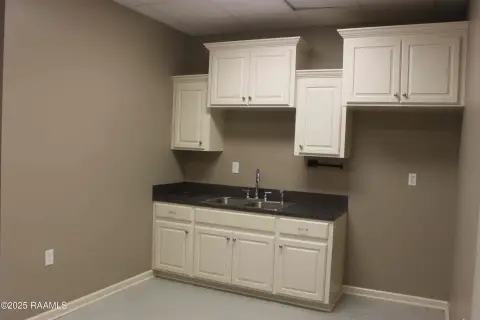 Office/Warehouse Space in Scott, LA