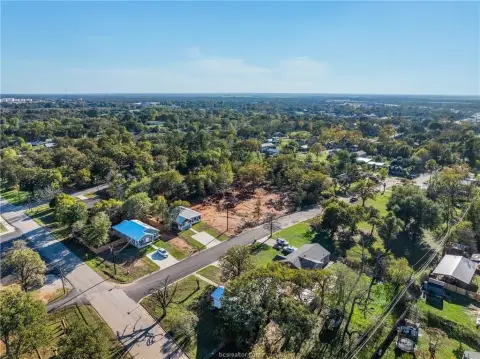 Hearne, TX Improved Lot