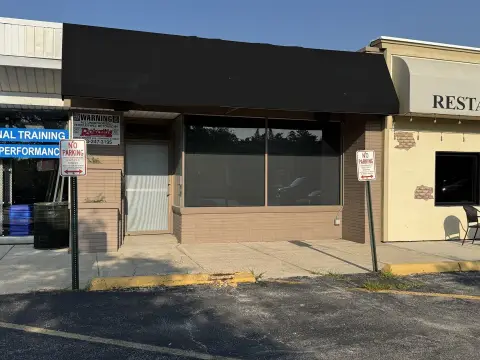 Palos Heights Storefront in Shopping District