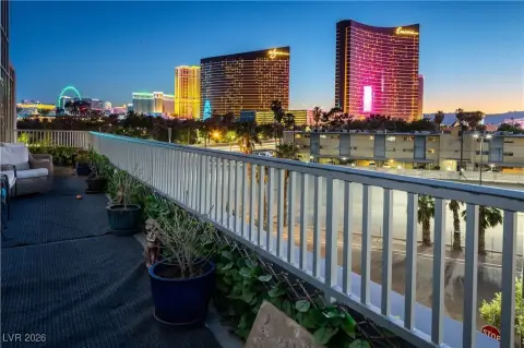 Las Vegas High-Rise Residence