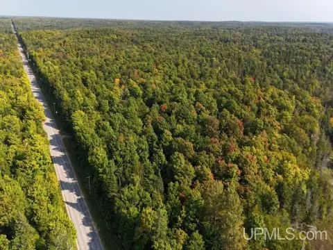 138 Acres Near Pictured Rocks