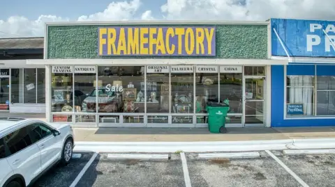 Retail Building with Existing Lease
