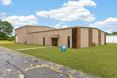 Flex Space with 26-Foot Ceilings