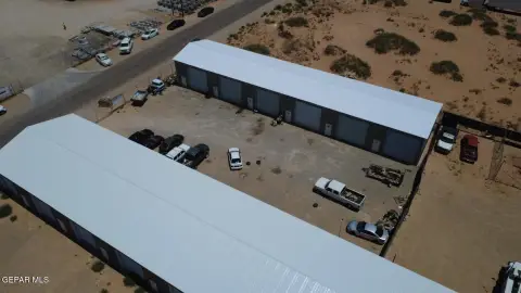 Warehouse Units with Overhead Doors