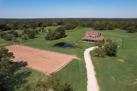 Turnkey Horse Facilities on 20 Acres