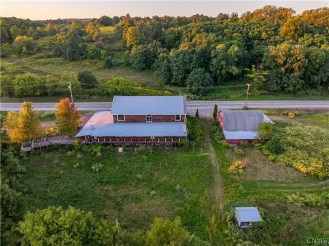 Barn-Style Commercial Structure on 5 Acres