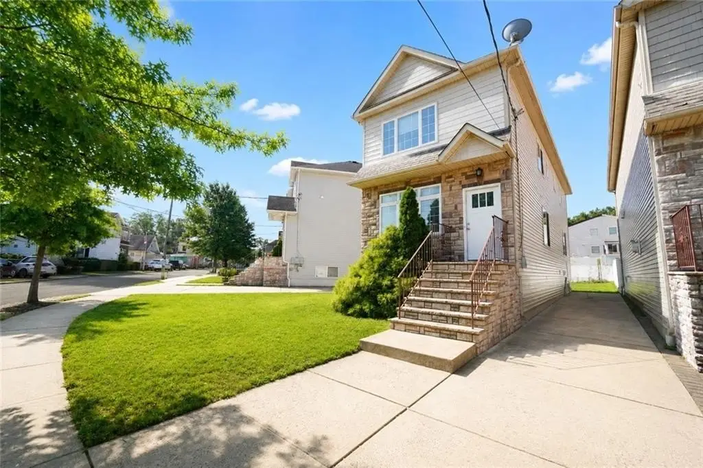 32 Wild Ave, Staten Island, NY 10314