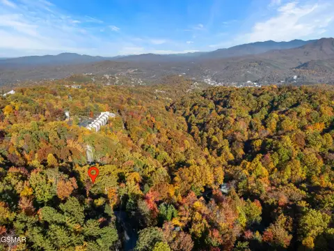 Gatlinburg Corner Lot with Views