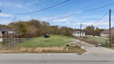 Oversized Lot in Growing Area