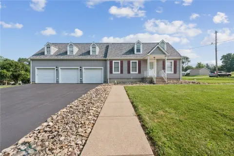 Flex Property with 3-Bay Garage