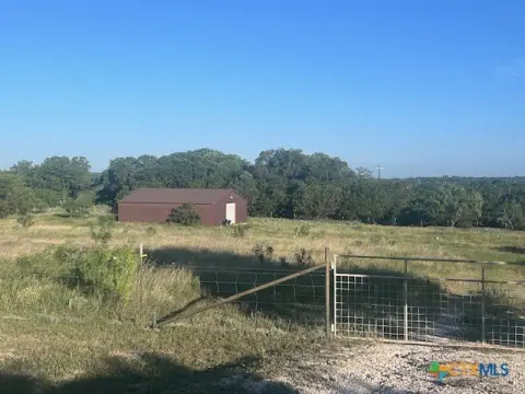 Kempner, TX Acreage with Barn