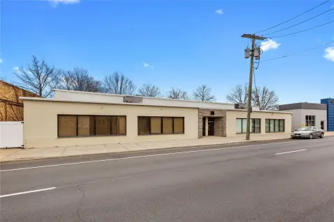 Mineola Commercial Space For Rent