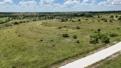 Spacious 12-Acre Tract in Gustine