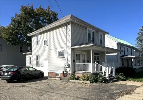 Well-Maintained Duplex in Carrollton, OH