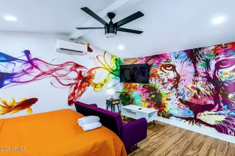 Furnished Short-Term Rental with Courtyard