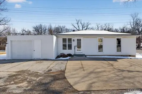 Remodeled Commercial Property on Jungermann