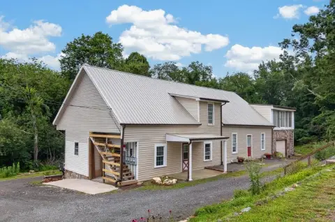Updated 4-Unit Quadplex with Storage