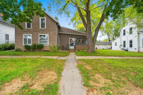 Kaukauna Duplex with Investment Potential