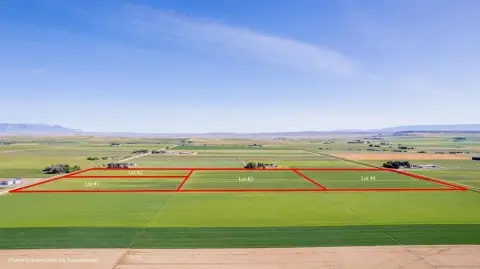 Land with Mountain and Agricultural Views