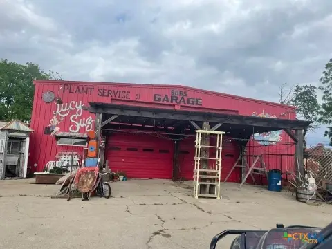 Lampasas Flex Space with Highway Exposure