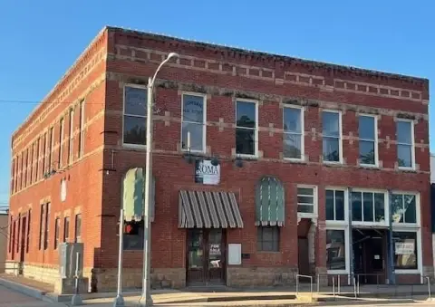 Historic Building with Restaurant Potential