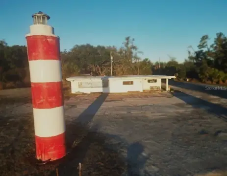 Turnkey Bar on 1.8 Acres