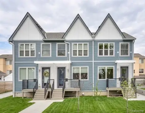 3-Unit Triplex with Garages
