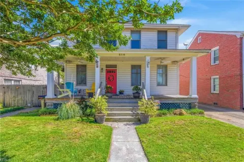 Triplex Near Beach