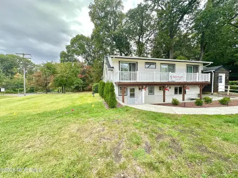 Versatile Medical/Wellness Space Available