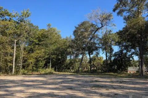 1.93 Acres in Denham Springs