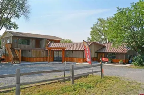 Restaurant Building With Guest Rooms
