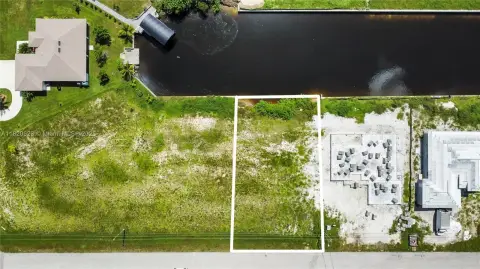 Waterfront Lot in Cape Coral