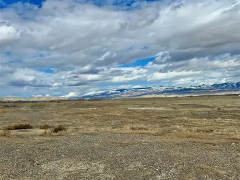 234 Acres with Mountain Views