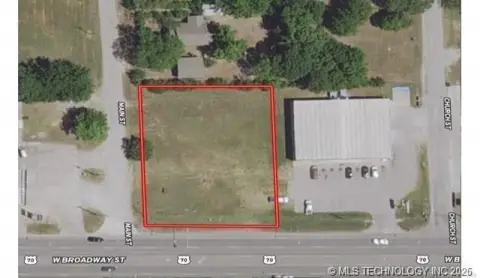 Commercial Lot in Business District