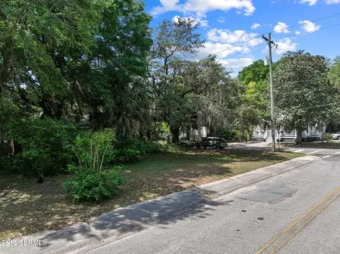 Picture of Residential land & home lots at 1114 Congress Street, Beaufort, SC