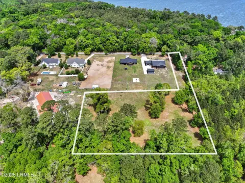 Picture of Residential land & home lots at 98 Alston Road, Beaufort, SC