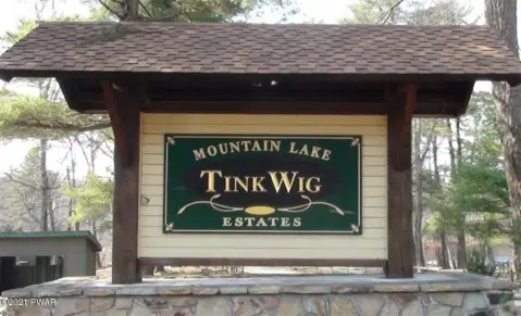 Land in Mountain Community