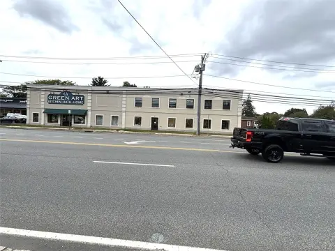 Huntington Retail Investment Opportunity