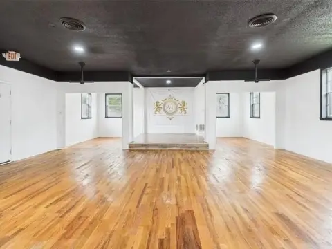 Refreshed Commercial Property Near Highway